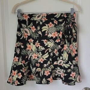 H&M Divided Black Floral Hawaiian Ruffle Skirt - Size Small